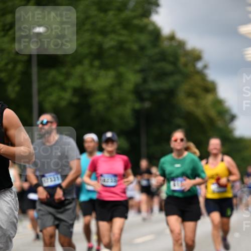 29.06.2025 - hella hamburg halbmarathon Dr. Thomas Lammeyer http://msf.ph/oto/8353359 29.06.2025 10:40:54 Kennedybrücke 1008, 1010, 1224, 1948, 2811, 3401, 3699, 3895, 4245, 5171, 5540, 5747, 5789, 5809, 5919, 6184, 6359, 6417, 7632, 7773, 8530, 8581, 8936, 8937, 9432, 9694, 9701, 9806, 9918, 10123, 10487, 10531, 10577, 10984 meine-sportfotos.de