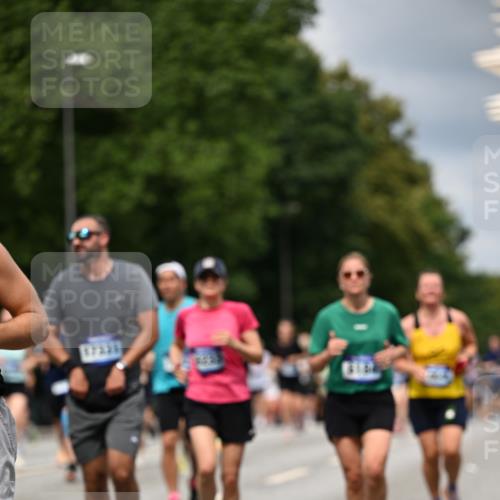 29.06.2025 - hella hamburg halbmarathon Dr. Thomas Lammeyer http://msf.ph/oto/8353367 29.06.2025 10:40:54 Kennedybrücke 1008, 1010, 1224, 1948, 2811, 3401, 3699, 3895, 4245, 5171, 5540, 5747, 5789, 5809, 5919, 6184, 6359, 6417, 7632, 7773, 8530, 8581, 8936, 8937, 9432, 9694, 9701, 9806, 9918, 10123, 10487, 10531, 10577, 10984 meine-sportfotos.de