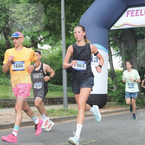 29.06.2025 - hella hamburg halbmarathon KatJ http://msf.ph/oto/8353373 29.06.2025 10:21:33 Zwischen KM18-KM19 1686, 5070, 7965 meine-sportfotos.de