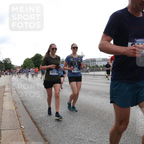 29.06.2025 - hella hamburg halbmarathon Lena Gebhardt http://msf.ph/oto/8353380 29.06.2025 10:38:48 Lombardsbrücke 12116, 5755, 4159, 56, 1232, 1390, 1451, 1721, 1791, 2113, 2151, 2524, 2534, 2576, 2660, 2693, 3010, 3094, 3095, 3216, 3286, 3307, 3323, 3635, 3636, 3726, 3745, 3777, 3841, 3927, 4028, 4139, 4155, 4159, 4257, 4259, 4260, 4316, 4320, 4410, 4883, 4964, 5085, 5089, 5155, 5617, 5684, 5735, 5913, 6062, 6112, 6695, 6696, 6875, 7117, 7148, 7263, 7371, 7561, 7692, 7849, 8367, 8783, 9708, 9974, 9977, 10072, 10554, 13060 meine-sportfotos.de