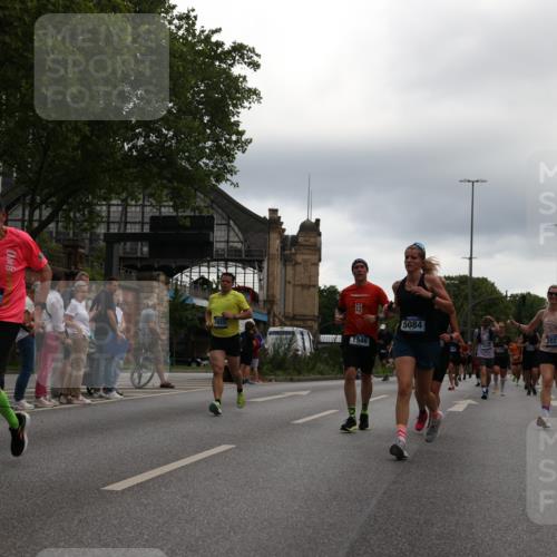 29.06.2025 - hella hamburg halbmarathon Yannick Fuchs http://msf.ph/oto/8353420 29.06.2025 10:52:55 20KM 1285, 1642, 1946, 1951, 2006, 2027, 2677, 2855, 3181, 5084, 5347, 5633, 6202, 6208, 6636, 6860, 6997, 7476, 8290, 8392, 8929, 9156, 9353, 9655, 9835, 10036, 10539, 10915, 12633, 12809, 13407, 14375, 14631, 14914, 15240, 15263, 15824, 16160, 16206, 16409, 16563, 16922, 16924, 17017, 17346, 17782, 17810, 17852, 17931, 18112, 18153, 18232, 18266, 18327, 18556, 18682, 18730, 18833, 18954, 19002, 19003 meine-sportfotos.de