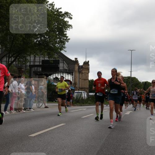 29.06.2025 - hella hamburg halbmarathon Yannick Fuchs http://msf.ph/oto/8353444 29.06.2025 10:52:55 20KM 1285, 1642, 1946, 1951, 2006, 2027, 2677, 2855, 3181, 5084, 5347, 5633, 6202, 6208, 6636, 6860, 6997, 7476, 8290, 8392, 8929, 9156, 9353, 9655, 9835, 10036, 10539, 10915, 12633, 12809, 13407, 14375, 14631, 14914, 15240, 15263, 15824, 16160, 16206, 16409, 16563, 16922, 16924, 17017, 17346, 17782, 17810, 17852, 17931, 18112, 18153, 18232, 18266, 18327, 18556, 18682, 18730, 18833, 18954, 19002, 19003 meine-sportfotos.de