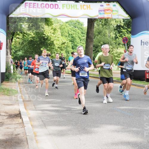 29.06.2025 - hella hamburg halbmarathon MichiJ http://msf.ph/oto/8353458 29.06.2025 10:41:36 Zwischen KM18-KM19 1410, 2354, 3791, 3945, 4419, 4903, 6260, 7973, 8285, 8394, 8449, 8514, 8772, 8798, 11184, 11231, 12362, 12489, 13912, 15300, 15838, 16047, 16110, 16574, 16630, 17734, 17803, 17842, 18514, 19177 meine-sportfotos.de