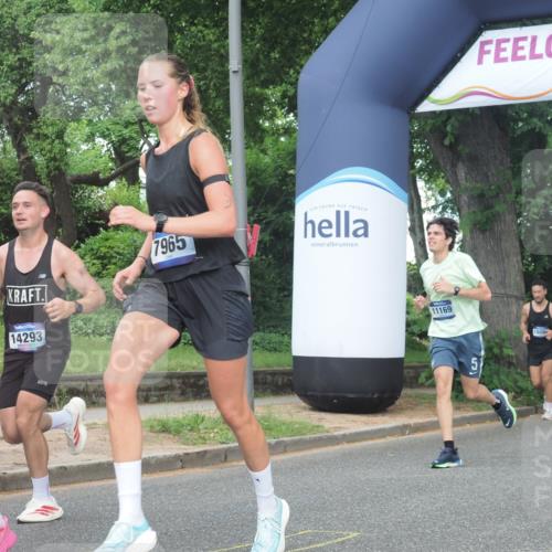 29.06.2025 - hella hamburg halbmarathon KatJ http://msf.ph/oto/8353461 29.06.2025 10:21:34 Zwischen KM18-KM19 1686, 5070, 7965 meine-sportfotos.de