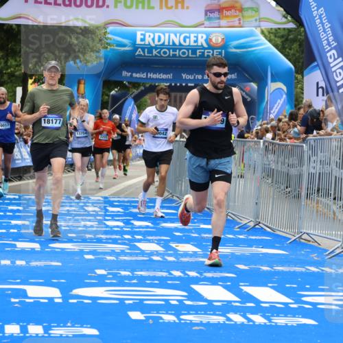 29.06.2025 - hella hamburg halbmarathon Strokosch-Dieckow http://msf.ph/oto/8353578 29.06.2025 10:31:06 Ziel 3201, 5826, 10017, 10298, 10929, 12232, 13754, 18177 meine-sportfotos.de