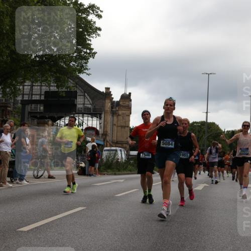 29.06.2025 - hella hamburg halbmarathon Yannick Fuchs http://msf.ph/oto/8353586 29.06.2025 10:52:55 20KM 1285, 1642, 1946, 1951, 2006, 2027, 2677, 2855, 3181, 5084, 5347, 5633, 6202, 6208, 6636, 6860, 6997, 7476, 8290, 8392, 8929, 9156, 9353, 9655, 9835, 10036, 10539, 10915, 12633, 12809, 13407, 14375, 14631, 14914, 15240, 15263, 15824, 16160, 16206, 16409, 16563, 16922, 16924, 17017, 17346, 17782, 17810, 17852, 17931, 18112, 18153, 18232, 18266, 18327, 18556, 18682, 18730, 18833, 18954, 19002, 19003 meine-sportfotos.de