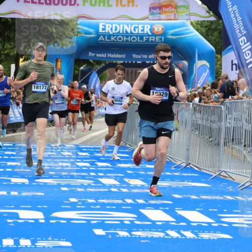 29.06.2025 - hella hamburg halbmarathon Strokosch-Dieckow http://msf.ph/oto/8353624 29.06.2025 10:31:06 Ziel 3201, 5826, 10017, 10298, 10929, 12232, 13754, 18177 meine-sportfotos.de