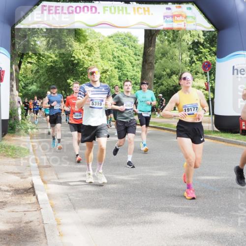 29.06.2025 - hella hamburg halbmarathon MichiJ http://msf.ph/oto/8353639 29.06.2025 10:41:37 Zwischen KM18-KM19 1410, 2354, 3791, 3945, 4419, 4903, 5319, 6260, 7973, 8394, 8514, 8772, 8798, 11184, 11231, 12362, 12489, 13912, 15300, 15838, 16047, 16110, 16574, 16630, 17734, 17803, 17842, 19177 meine-sportfotos.de