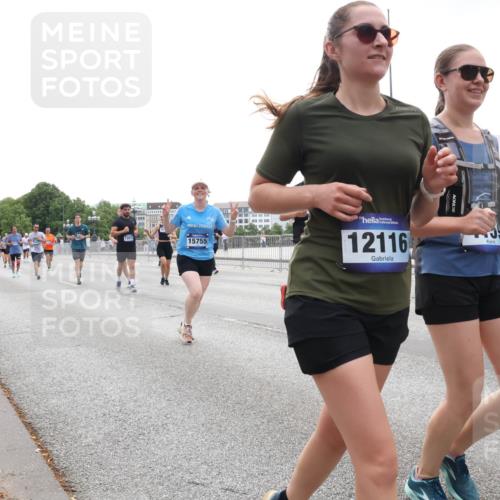 29.06.2025 - hella hamburg halbmarathon Lena Gebhardt http://msf.ph/oto/8353714 29.06.2025 10:38:49 Lombardsbrücke 12072, 15755, 12116, 874, 56, 1232, 1390, 1451, 1721, 1791, 2151, 2524, 2534, 2576, 2660, 2693, 3094, 3095, 3216, 3286, 3307, 3323, 3726, 3745, 3777, 3841, 3927, 4028, 4139, 4155, 4159, 4257, 4259, 4260, 4316, 4320, 4410, 4883, 4964, 5085, 5089, 5155, 5617, 5684, 5735, 5913, 6062, 6112, 6611, 6695, 6696, 6875, 7117, 7148, 7263, 7371, 7561, 7692, 7849, 8367, 8783, 9708, 9974, 9977, 10072, 10554, 13060 meine-sportfotos.de
