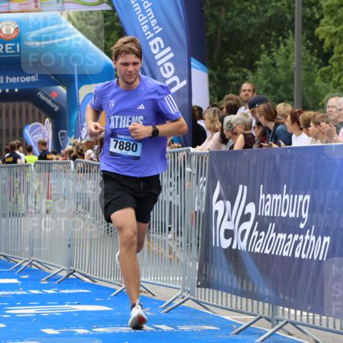 29.06.2025 - hella hamburg halbmarathon Strokosch-Dieckow http://msf.ph/oto/8353760 29.06.2025 10:30:51 Ziel 3379, 7055, 7880, 9381, 9508, 16508, 18871 meine-sportfotos.de