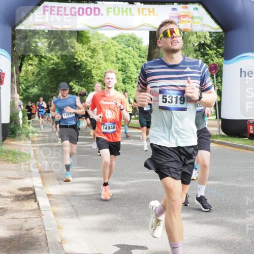 29.06.2025 - hella hamburg halbmarathon MichiJ http://msf.ph/oto/8353848 29.06.2025 10:41:39 Zwischen KM18-KM19 1327, 1410, 2354, 3791, 3945, 4903, 5319, 6260, 7973, 8394, 8514, 8772, 8798, 11184, 12362, 12489, 12526, 13912, 14948, 15838, 16047, 16110, 16630, 16868, 17734, 17803, 19177 meine-sportfotos.de