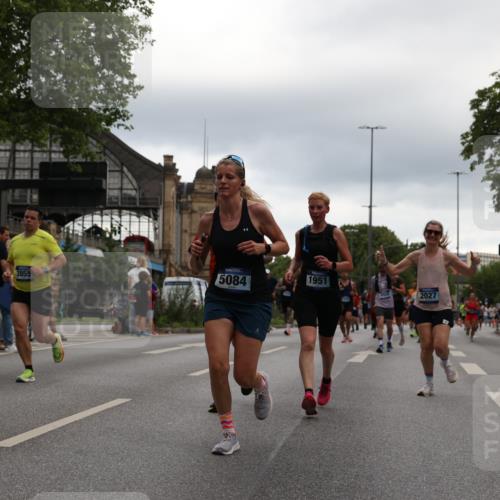 29.06.2025 - hella hamburg halbmarathon Yannick Fuchs http://msf.ph/oto/8353862 29.06.2025 10:52:56 20KM 1285, 1642, 1946, 1951, 2006, 2027, 2677, 2855, 2957, 2978, 3181, 5084, 5347, 5633, 6202, 6208, 6636, 6860, 6997, 7476, 8290, 8392, 8929, 9156, 9353, 9655, 9835, 10036, 10539, 10915, 12633, 12809, 13407, 14375, 14631, 14914, 15240, 15263, 15824, 16160, 16206, 16409, 16563, 16922, 16924, 17017, 17346, 17782, 17810, 17852, 17931, 18112, 18153, 18232, 18266, 18327, 18556, 18730, 18833, 18954, 19002, 19003 meine-sportfotos.de