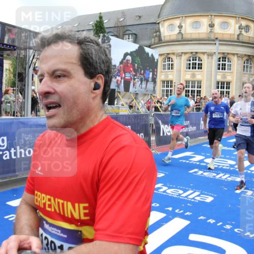 29.06.2025 - hella hamburg halbmarathon Michael Strokosch http://msf.ph/oto/8353878 29.06.2025 10:53:34 Ziel 1030, 1061, 1098, 1499, 1783, 2070, 3399, 5866, 6628, 6629, 11068, 12909, 13912, 15113, 15497, 17710, 18450, 18612 meine-sportfotos.de