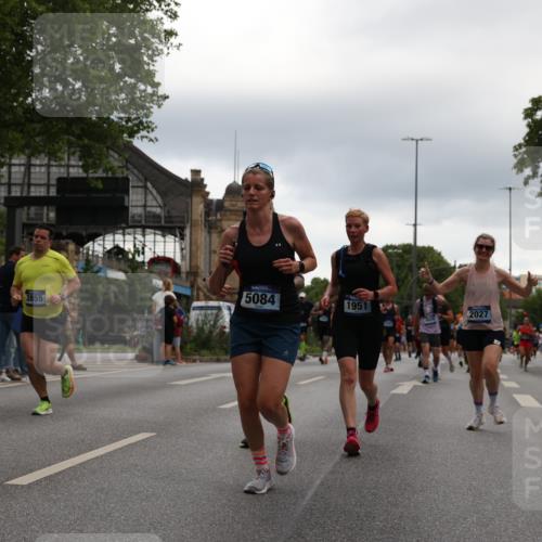 29.06.2025 - hella hamburg halbmarathon Yannick Fuchs http://msf.ph/oto/8353894 29.06.2025 10:52:56 20KM 1285, 1642, 1946, 1951, 2006, 2027, 2677, 2855, 2957, 2978, 3181, 5084, 5347, 5633, 6202, 6208, 6636, 6860, 6997, 7476, 8290, 8392, 8929, 9156, 9353, 9655, 9835, 10036, 10539, 10915, 12633, 12809, 13407, 14375, 14631, 14914, 15240, 15263, 15824, 16160, 16206, 16409, 16563, 16922, 16924, 17017, 17346, 17782, 17810, 17852, 17931, 18112, 18153, 18232, 18266, 18327, 18556, 18730, 18833, 18954, 19002, 19003 meine-sportfotos.de