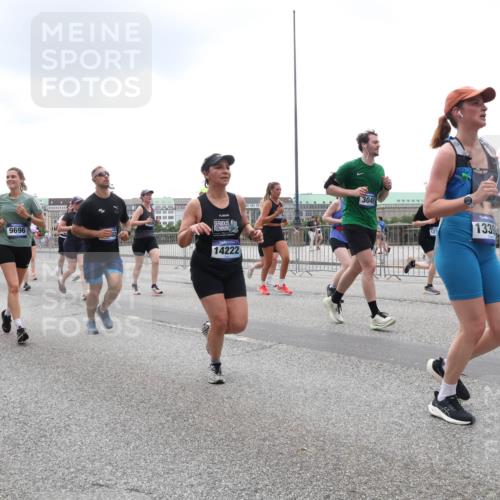 29.06.2025 - hella hamburg halbmarathon Lena Gebhardt http://msf.ph/oto/8353930 29.06.2025 10:48:02 Lombardsbrücke 4856, 9097, 9696, 14222, 304, 1339, 1045, 1157, 1174, 1175, 1246, 1392, 1618, 1639, 1645, 1701, 1926, 2037, 2163, 2197, 2418, 2491, 2545, 2650, 2704, 2756, 2790, 2882, 2958, 3049, 3320, 3468, 3504, 3679, 3933, 4327, 4423, 4588, 4856, 5585, 5781, 5886, 5952, 6143, 7240, 7393, 7394, 7427, 7532, 7916, 7970, 8077, 8310, 8521, 8550, 8774, 9356, 9687, 9696, 9697, 9775, 9921, 10145, 10658, 10777, 10794, 10991, 11351, 11548, 11742, 11781, 11802, 11909, 12431 meine-sportfotos.de