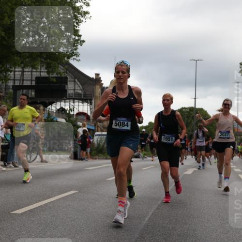 29.06.2025 - hella hamburg halbmarathon Yannick Fuchs http://msf.ph/oto/8353962 29.06.2025 10:52:56 20KM 1285, 1642, 1946, 1951, 2006, 2027, 2677, 2855, 2957, 2978, 3181, 5084, 5347, 5633, 6202, 6208, 6636, 6860, 6997, 7476, 8290, 8392, 8929, 9156, 9353, 9655, 9835, 10036, 10539, 10915, 12633, 12809, 13407, 14375, 14631, 14914, 15240, 15263, 15824, 16160, 16206, 16409, 16563, 16922, 16924, 17017, 17346, 17782, 17810, 17852, 17931, 18112, 18153, 18232, 18266, 18327, 18556, 18730, 18833, 18954, 19002, 19003 meine-sportfotos.de