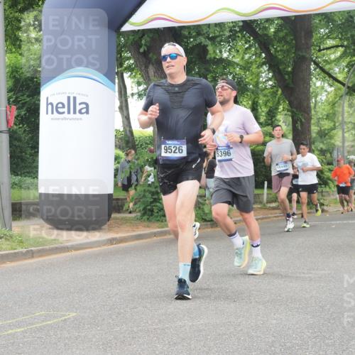 29.06.2025 - hella hamburg halbmarathon KatJ http://msf.ph/oto/8354023 29.06.2025 10:51:29 Zwischen KM18-KM19 1194, 1702, 1992, 2298, 2782, 2979, 4542, 5396, 6585, 6907, 6908, 7042, 7081, 8520, 8561 meine-sportfotos.de