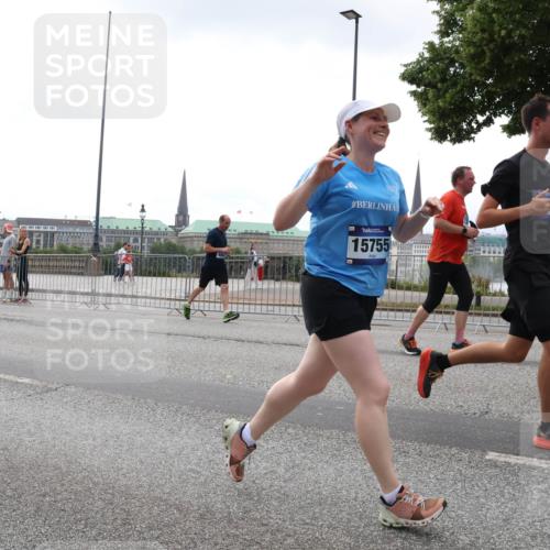 29.06.2025 - hella hamburg halbmarathon Lena Gebhardt http://msf.ph/oto/8354060 29.06.2025 10:38:51 Lombardsbrücke 12072, 15755, 56, 1232, 1390, 1451, 1721, 2151, 2524, 2534, 2576, 2660, 2693, 3094, 3095, 3216, 3307, 3323, 3726, 3745, 3777, 3841, 3927, 4028, 4139, 4155, 4159, 4257, 4259, 4260, 4316, 4320, 4410, 4883, 4964, 5085, 5089, 5155, 5617, 5684, 5735, 5913, 6062, 6112, 6611, 6695, 6696, 6875, 7117, 7148, 7263, 7371, 7561, 7589, 7692, 7849, 8367, 8457, 8783, 9708, 9974, 9977, 10072, 10554, 13060 meine-sportfotos.de