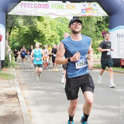 29.06.2025 - hella hamburg halbmarathon MichiJ http://msf.ph/oto/8354118 29.06.2025 10:41:40 Zwischen KM18-KM19 1327, 1410, 2354, 3791, 4903, 5319, 6260, 7973, 8394, 8514, 11184, 12362, 12489, 12526, 12584, 13912, 14948, 16047, 16110, 16375, 16868, 17734, 17803, 19177 meine-sportfotos.de
