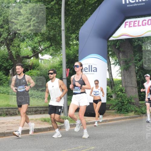 29.06.2025 - hella hamburg halbmarathon KatJ http://msf.ph/oto/8354125 29.06.2025 10:21:37 Zwischen KM18-KM19 1686, 5070, 7793, 7965 meine-sportfotos.de