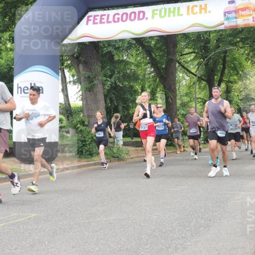 29.06.2025 - hella hamburg halbmarathon KatJ http://msf.ph/oto/8354135 29.06.2025 10:51:33 Zwischen KM18-KM19 1863, 2298, 2782, 3039, 5396, 6585, 7042 meine-sportfotos.de
