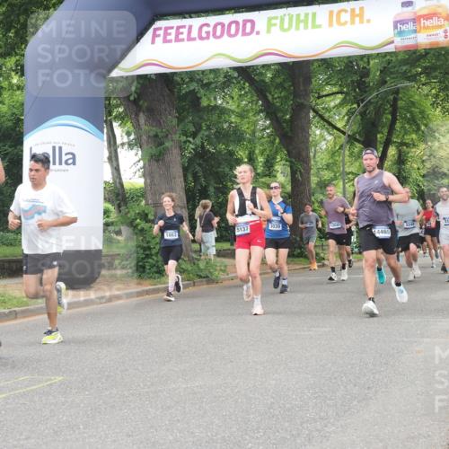 29.06.2025 - hella hamburg halbmarathon KatJ http://msf.ph/oto/8354156 29.06.2025 10:51:33 Zwischen KM18-KM19 1863, 2298, 2782, 3039, 5396, 6585, 7042 meine-sportfotos.de