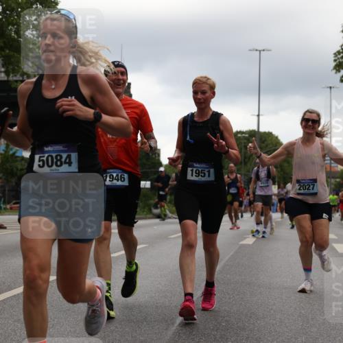 29.06.2025 - hella hamburg halbmarathon Yannick Fuchs http://msf.ph/oto/8354157 29.06.2025 10:52:56 20KM 1285, 1642, 1946, 1951, 2006, 2027, 2677, 2855, 2957, 2978, 3181, 5084, 5347, 5633, 6202, 6208, 6636, 6860, 6997, 7476, 8290, 8392, 8929, 9156, 9353, 9655, 9835, 10036, 10539, 10915, 12633, 12809, 13407, 14375, 14631, 14914, 15240, 15263, 15824, 16160, 16206, 16409, 16563, 16922, 16924, 17017, 17346, 17782, 17810, 17852, 17931, 18112, 18153, 18232, 18266, 18327, 18556, 18730, 18833, 18954, 19002, 19003 meine-sportfotos.de