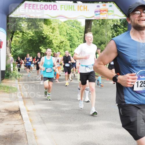 29.06.2025 - hella hamburg halbmarathon MichiJ http://msf.ph/oto/8354176 29.06.2025 10:41:41 Zwischen KM18-KM19 1327, 1410, 1815, 2354, 3791, 4903, 5319, 8394, 8514, 11184, 12362, 12526, 12584, 14461, 14638, 14948, 16047, 16110, 16375, 16868, 17698, 17734, 17803, 18268, 19177 meine-sportfotos.de