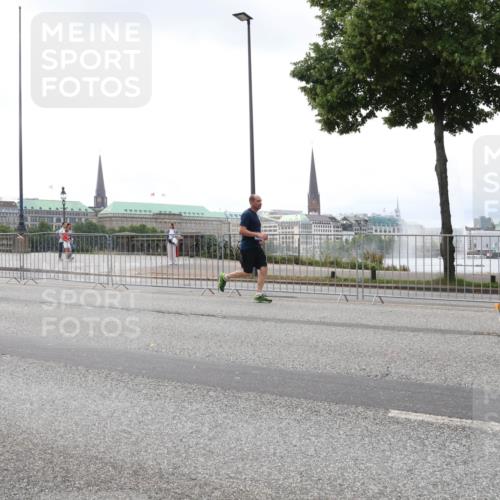 29.06.2025 - hella hamburg halbmarathon Lena Gebhardt http://msf.ph/oto/8354193 29.06.2025 10:38:51 Lombardsbrücke 12072, 56, 1232, 1390, 1451, 1721, 2151, 2524, 2534, 2576, 2660, 2693, 3094, 3095, 3216, 3307, 3323, 3726, 3745, 3777, 3841, 3927, 4028, 4139, 4155, 4159, 4257, 4259, 4260, 4316, 4320, 4410, 4883, 4964, 5085, 5089, 5155, 5617, 5684, 5735, 5913, 6062, 6112, 6611, 6695, 6696, 6875, 7117, 7148, 7263, 7371, 7561, 7589, 7692, 7849, 8367, 8457, 8783, 9708, 9974, 9977, 10072, 10554, 13060 meine-sportfotos.de