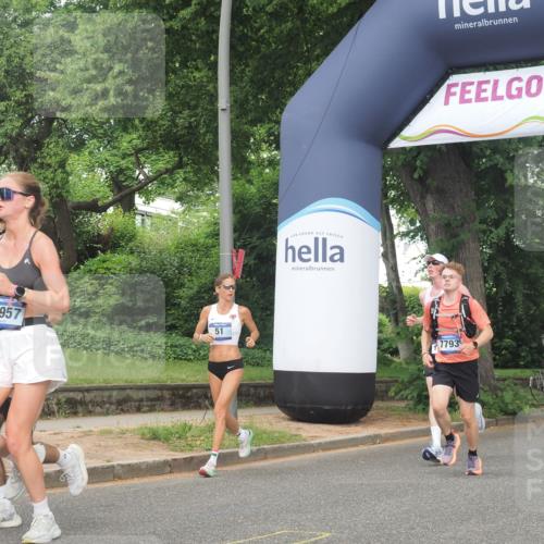 29.06.2025 - hella hamburg halbmarathon KatJ http://msf.ph/oto/8354222 29.06.2025 10:21:38 Zwischen KM18-KM19 51, 1686, 7793, 7965 meine-sportfotos.de
