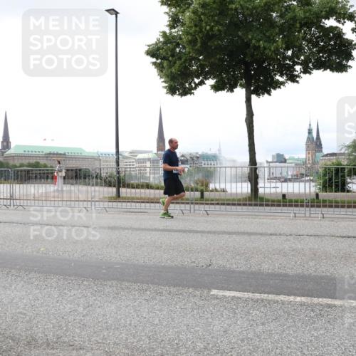29.06.2025 - hella hamburg halbmarathon Lena Gebhardt http://msf.ph/oto/8354230 29.06.2025 10:38:52 Lombardsbrücke 12072, 56, 1232, 1390, 1451, 1721, 2151, 2524, 2534, 2571, 2576, 2660, 2693, 2998, 3216, 3307, 3323, 3726, 3745, 3777, 3841, 3927, 4028, 4139, 4155, 4159, 4257, 4259, 4260, 4316, 4320, 4410, 4883, 4964, 5085, 5089, 5155, 5617, 5684, 5735, 5913, 6062, 6112, 6611, 6695, 6696, 6875, 7117, 7148, 7263, 7371, 7561, 7589, 7692, 7815, 7849, 8367, 8457, 8783, 9708, 9974, 9977, 10072, 10315, 10554, 13060 meine-sportfotos.de