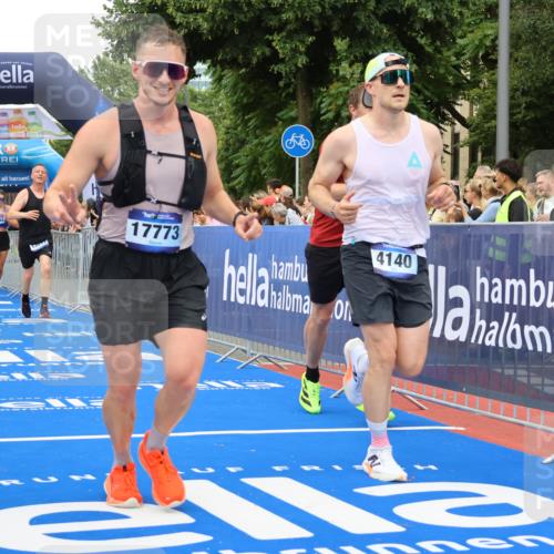 29.06.2025 - hella hamburg halbmarathon Strokosch-Dieckow http://msf.ph/oto/8354293 29.06.2025 10:52:21 Ziel 3715, 4140, 4419, 4587, 6164, 7178, 7896, 8371, 8661, 9074, 9145, 9876, 11791, 13015, 13211, 13707, 14561, 15144, 15446, 17773, 17997 meine-sportfotos.de