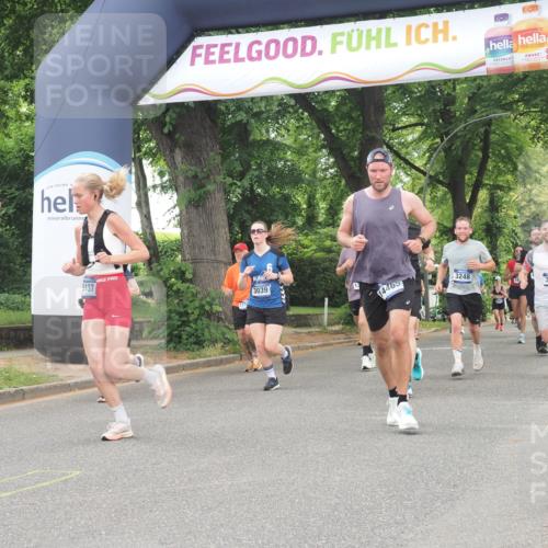 29.06.2025 - hella hamburg halbmarathon KatJ http://msf.ph/oto/8354296 29.06.2025 10:51:34 Zwischen KM18-KM19 1863, 3039, 3182, 3248, 5396, 7042 meine-sportfotos.de