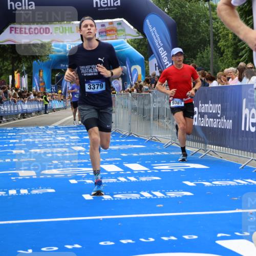 29.06.2025 - hella hamburg halbmarathon Strokosch-Dieckow http://msf.ph/oto/8354299 29.06.2025 10:30:48 Ziel 3379, 7055, 7880, 9381, 9508, 18871 meine-sportfotos.de