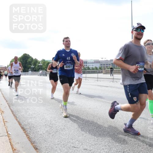29.06.2025 - hella hamburg halbmarathon Lena Gebhardt http://msf.ph/oto/8354336 29.06.2025 10:13:52 Lombardsbrücke 10977, 5719, 45, 4001, 508, 1131, 1194, 1480, 1890, 2055, 2359, 2721, 2904, 2987, 4001, 4032, 4187, 4795, 4950, 4962, 5232, 5546, 5631, 5719, 6026, 6287, 6710, 6717, 6724, 7446, 7447, 7460, 7462, 7913, 8057, 8279, 8673, 9128, 9612, 9631, 9886, 10442, 10443, 10977, 11441, 11987, 12313, 12797, 12928, 12929, 12938, 13331, 13788, 13928, 15085, 15482, 15663, 15721, 15722, 15840, 16491, 17439, 17472, 17985, 18041, 18222, 18231, 18236, 18239 meine-sportfotos.de