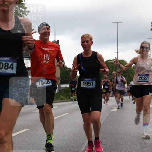 29.06.2025 - hella hamburg halbmarathon Yannick Fuchs http://msf.ph/oto/8354352 29.06.2025 10:52:56 20KM 1285, 1642, 1946, 1951, 2006, 2027, 2677, 2855, 2957, 2978, 3181, 5084, 5347, 5633, 6202, 6208, 6636, 6860, 6997, 7476, 8290, 8392, 8929, 9156, 9353, 9655, 9835, 10036, 10539, 10915, 12633, 12809, 13407, 14375, 14631, 14914, 15240, 15263, 15824, 16160, 16206, 16409, 16563, 16922, 16924, 17017, 17346, 17782, 17810, 17852, 17931, 18112, 18153, 18232, 18266, 18327, 18556, 18730, 18833, 18954, 19002, 19003 meine-sportfotos.de