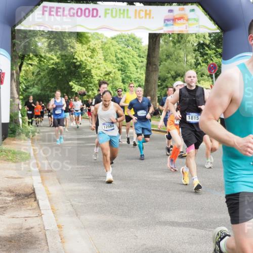 29.06.2025 - hella hamburg halbmarathon MichiJ http://msf.ph/oto/8354353 29.06.2025 10:41:43 Zwischen KM18-KM19 1327, 1815, 2119, 2354, 3041, 4903, 5319, 8394, 8514, 9012, 11184, 12526, 12584, 12961, 14026, 14461, 14638, 14948, 15868, 16375, 16868, 16871, 17087, 17698, 17734, 17803, 18268, 19177 meine-sportfotos.de