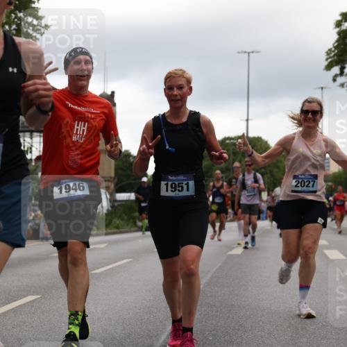 29.06.2025 - hella hamburg halbmarathon Yannick Fuchs http://msf.ph/oto/8354388 29.06.2025 10:52:57 20KM 1285, 1642, 1946, 1951, 2006, 2027, 2584, 2677, 2855, 2957, 2978, 3181, 4592, 5084, 5347, 5633, 6202, 6208, 6636, 6860, 6997, 7476, 8290, 8392, 8929, 9156, 9353, 9655, 10036, 10539, 10759, 10915, 12633, 12809, 13407, 14375, 14631, 14914, 15240, 15263, 15824, 16160, 16206, 16341, 16409, 16563, 16922, 16924, 17017, 17346, 17782, 17810, 17852, 17931, 18112, 18153, 18232, 18266, 18327, 18556, 18730, 18833, 18954, 19002, 19003 meine-sportfotos.de