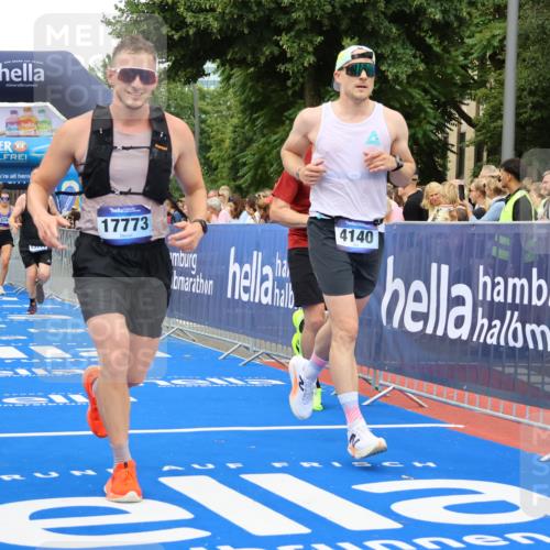 29.06.2025 - hella hamburg halbmarathon Strokosch-Dieckow http://msf.ph/oto/8354391 29.06.2025 10:52:20 Ziel 4140, 4419, 4587, 4837, 5087, 5482, 6164, 7178, 7896, 8371, 8661, 9074, 9876, 11791, 13015, 13211, 13707, 15144, 15446, 17773, 17997 meine-sportfotos.de