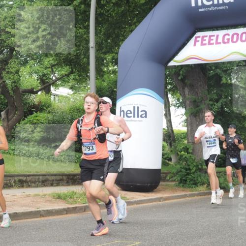 29.06.2025 - hella hamburg halbmarathon KatJ http://msf.ph/oto/8354421 29.06.2025 10:21:39 Zwischen KM18-KM19 51, 1686, 6358, 7793, 7965 meine-sportfotos.de