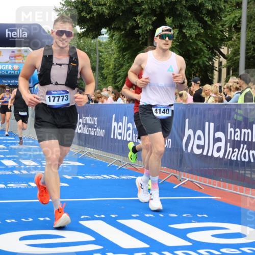 29.06.2025 - hella hamburg halbmarathon Strokosch-Dieckow http://msf.ph/oto/8354452 29.06.2025 10:52:20 Ziel 4140, 4419, 4587, 4837, 5087, 5482, 6164, 7178, 7896, 8371, 8661, 9074, 9876, 11791, 13015, 13211, 13707, 15144, 15446, 17773, 17997 meine-sportfotos.de
