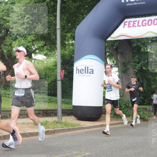 29.06.2025 - hella hamburg halbmarathon KatJ http://msf.ph/oto/8354483 29.06.2025 10:21:39 Zwischen KM18-KM19 51, 1686, 6358, 7793, 7965 meine-sportfotos.de