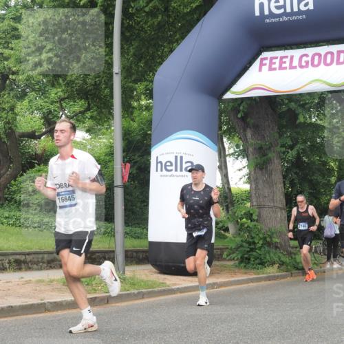 29.06.2025 - hella hamburg halbmarathon KatJ http://msf.ph/oto/8354525 29.06.2025 10:21:40 Zwischen KM18-KM19 51, 6358, 7793 meine-sportfotos.de
