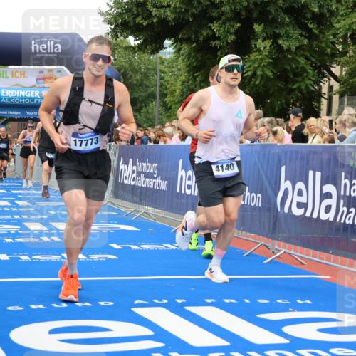 29.06.2025 - hella hamburg halbmarathon Strokosch-Dieckow http://msf.ph/oto/8354529 29.06.2025 10:52:20 Ziel 4140, 4419, 4587, 4837, 5087, 5482, 6164, 7178, 7896, 8371, 8661, 9074, 9876, 11791, 13015, 13211, 13707, 15144, 15446, 17773, 17997 meine-sportfotos.de