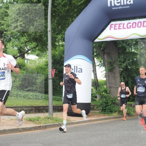 29.06.2025 - hella hamburg halbmarathon KatJ http://msf.ph/oto/8354569 29.06.2025 10:21:40 Zwischen KM18-KM19 51, 6358, 7793 meine-sportfotos.de