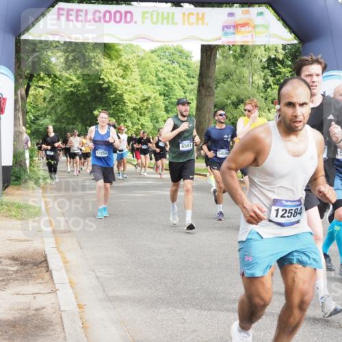 29.06.2025 - hella hamburg halbmarathon MichiJ http://msf.ph/oto/8354603 29.06.2025 10:41:45 Zwischen KM18-KM19 1327, 1815, 2119, 3041, 3256, 5319, 6581, 9012, 12526, 12584, 12961, 14026, 14461, 14638, 14948, 15868, 16375, 16868, 16871, 17087, 17698, 18268, 18450 meine-sportfotos.de