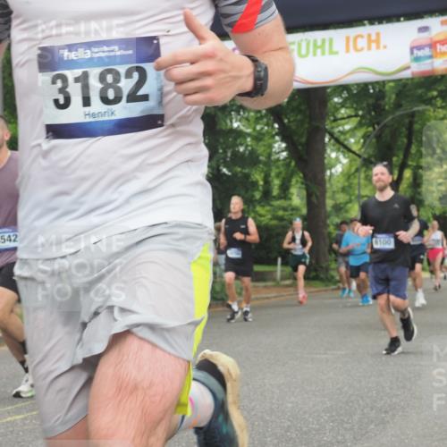 29.06.2025 - hella hamburg halbmarathon KatJ http://msf.ph/oto/8354627 29.06.2025 10:51:36 Zwischen KM18-KM19 1863, 3039, 3182, 3248, 5396, 6100, 7042 meine-sportfotos.de