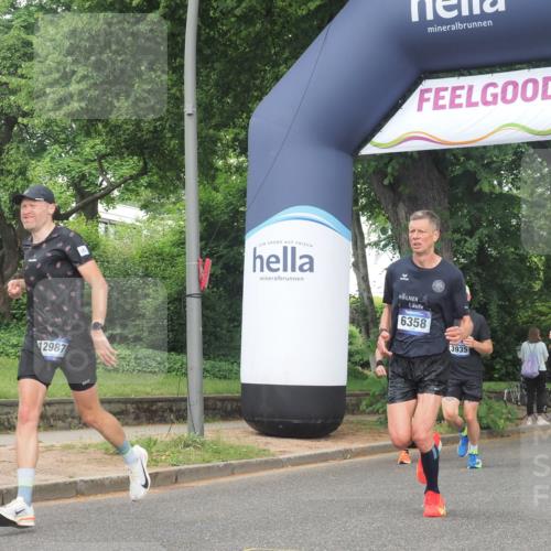 29.06.2025 - hella hamburg halbmarathon KatJ http://msf.ph/oto/8354629 29.06.2025 10:21:41 Zwischen KM18-KM19 51, 6358, 7793 meine-sportfotos.de