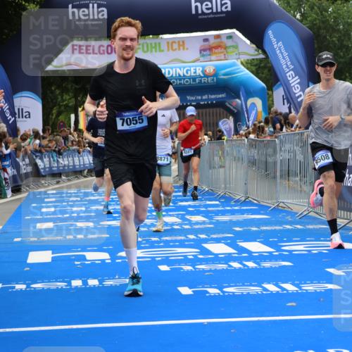 29.06.2025 - hella hamburg halbmarathon Strokosch-Dieckow http://msf.ph/oto/8354679 29.06.2025 10:30:45 Ziel 3379, 7055, 7481, 7880, 9381, 9508, 18235, 18871 meine-sportfotos.de