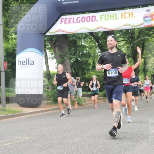 29.06.2025 - hella hamburg halbmarathon KatJ http://msf.ph/oto/8354745 29.06.2025 10:51:37 Zwischen KM18-KM19 1863, 3039, 3182, 3248, 6100, 7042 meine-sportfotos.de